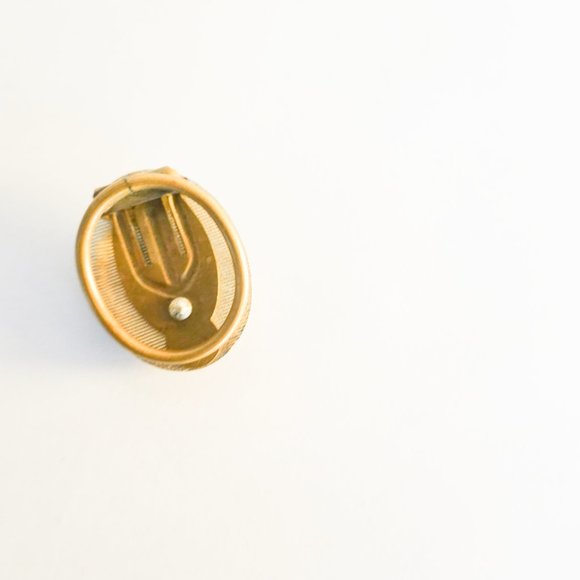 Vintage Cameo Scarf Clip - Picture 2 of 2